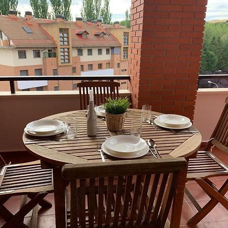 Apartamento Artaleku Apartment Jaca Exterior photo
